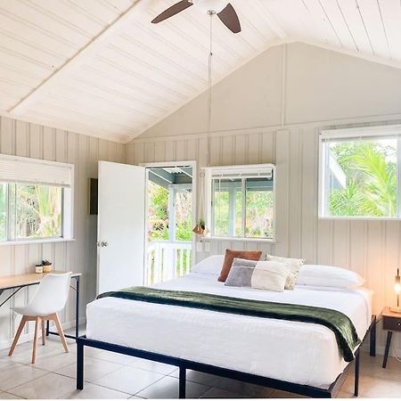 Monstera Bungalow, Spacious, King Bed, Big Kitchen Keaau Exterior photo