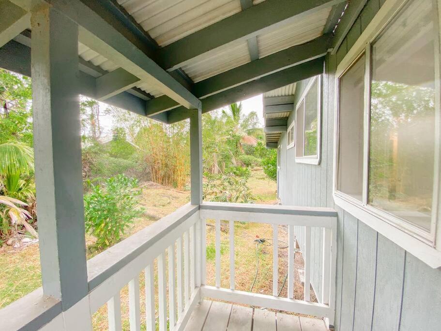 Monstera Bungalow, Spacious, King Bed, Big Kitchen Keaau Exterior photo