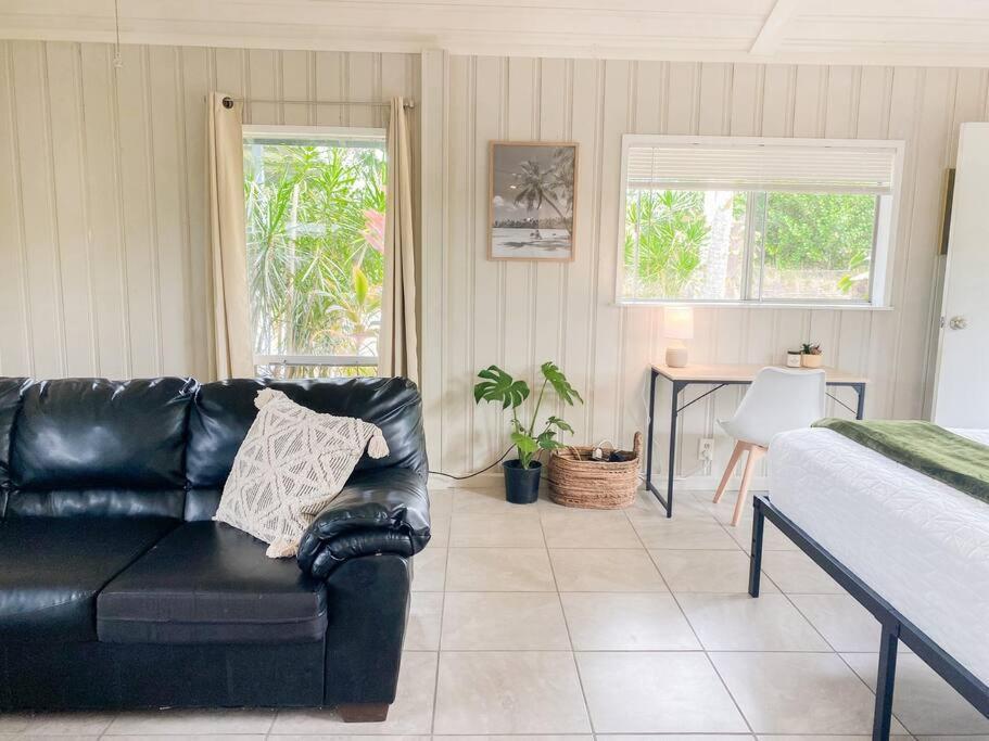 Monstera Bungalow, Spacious, King Bed, Big Kitchen Keaau Exterior photo